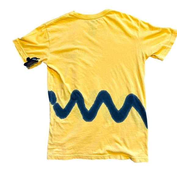 NWT HONEY BRAND CHARLIE BROWN TEE YELLOW Men’s Small Unisex Zumiez - Picture 3 of 6